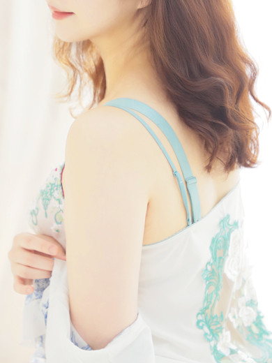 かほり 色白美乳のおっとり美人（33）/やまとなでしこ～人妻エロエロ星人～(岡崎/ショップ一覧)