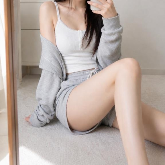 あした出勤日🫰🏻の画像1枚目