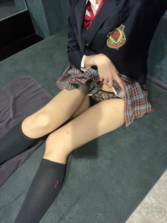 ちらっ♥️の画像1枚目